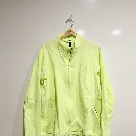 Lululemon Stretch Ventilated Running Jacket
Faded Zap - Picture 5 of 10